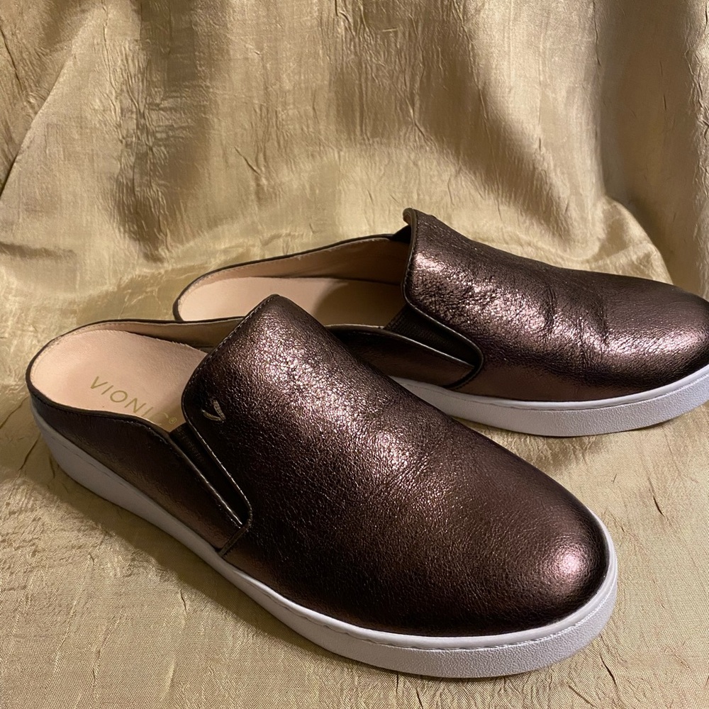 Vionic Splendid Dakota Mules